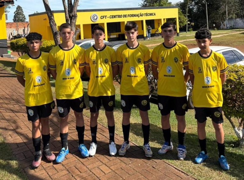 Jovens de Quedas do Iguaçu participam de testes no Cascavel FC para o Paranaense Sub...